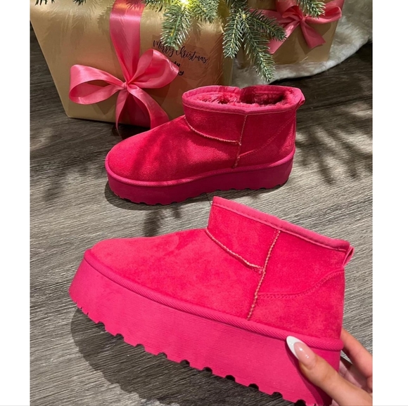 𝙇𝙖𝙨𝙩 5, 6 & 8 🖤𝘾𝙤𝙯𝙮 𝘾𝙝𝙧𝙞𝙨𝙩𝙢𝙖𝙨 𝘽𝙤𝙤𝙩 - Picture 9 of 11